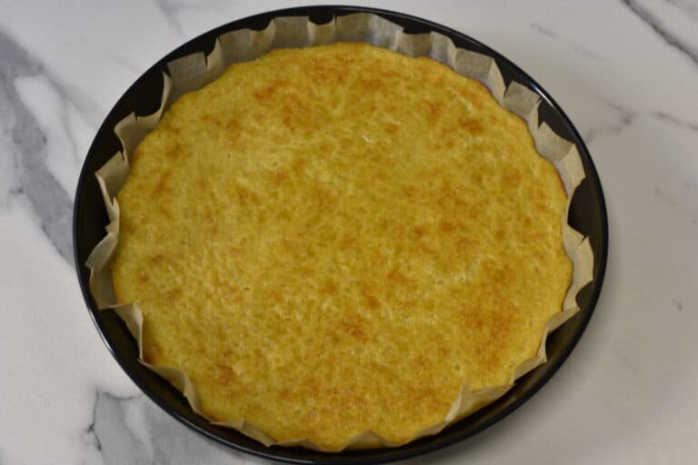 Farinata after 12 minutes at maximum temperature in a shallow pan