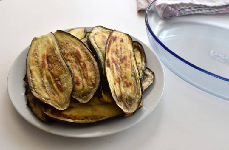 Grill roasted aubergine slices