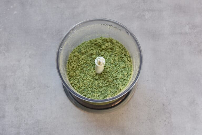 Wild garlic leaves and flour blended to a green powder.