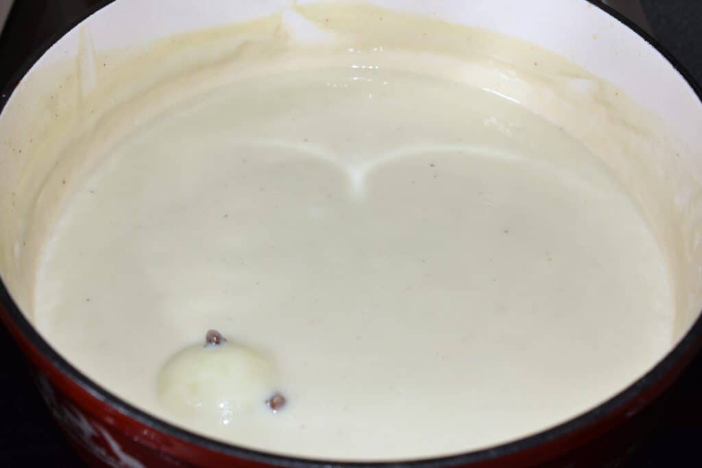 Finished vegan béchamel sauce (aka white sauce) in a pan.