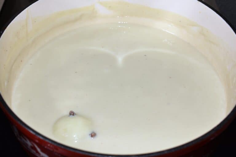 Vegan béchamel sauce (aka white sauce)