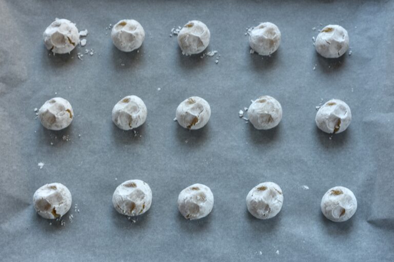 u0022Pinchedu0022 vegan Italian almond cookies just before going into the oven.