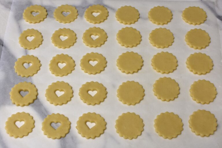 Vegan Spitzbuben discs just before going into the oven.