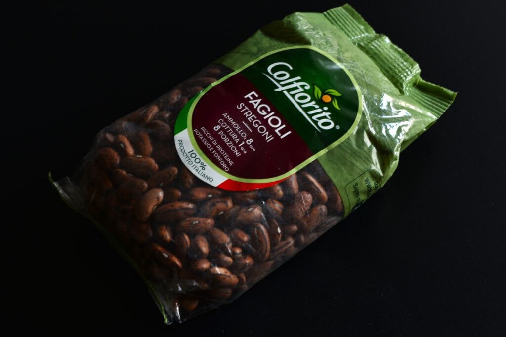 A packet of Colfiorito stregoni beans.