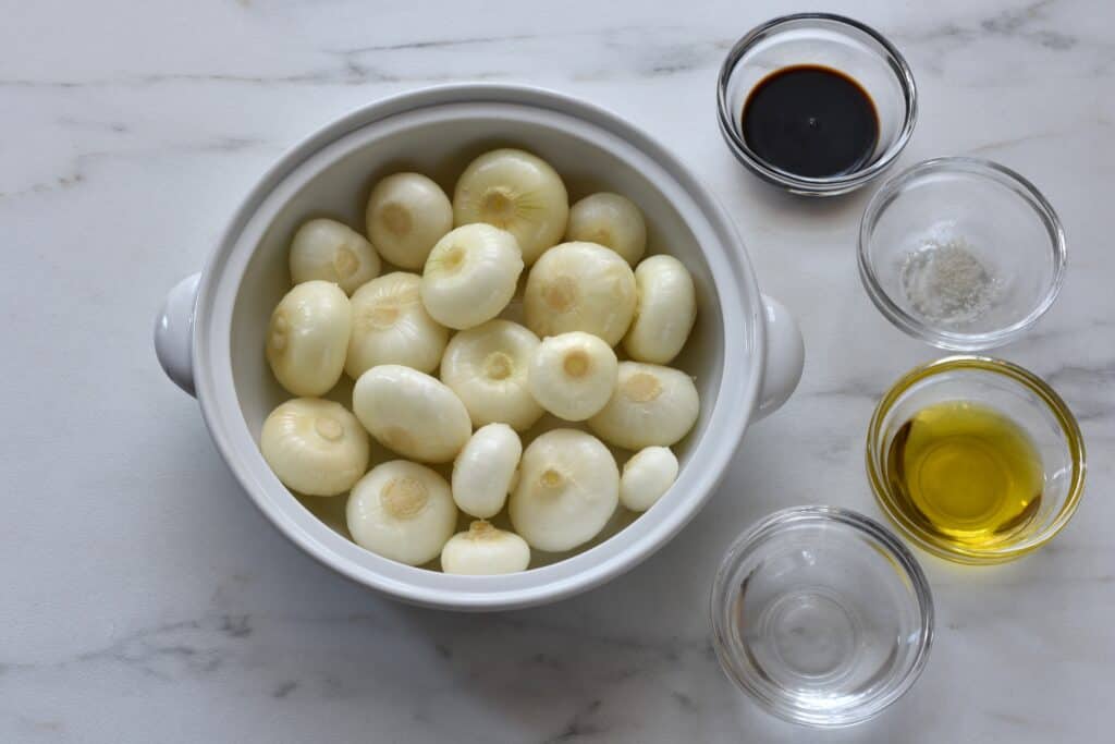 Ingredients for roasted borettane onions.